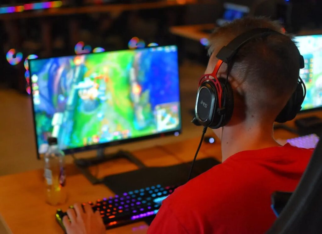 MS ICARUS C900 gaming slušalice na gaming natjecanju